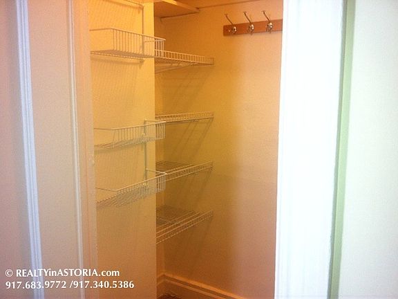 5th image of 2546 44th St APT 3F