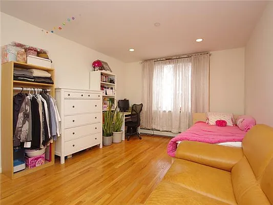 Sold by Exclusive Properties Sotheby's International Realty | media 9