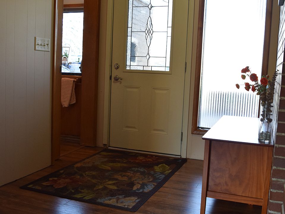 1st image of 130 Arbor Ct