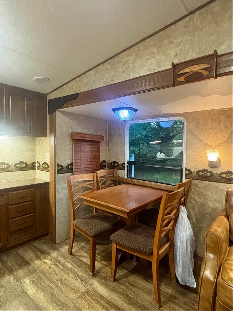 Cozy 1-Bed RV Rental in Marianna, Florida — Photo 4