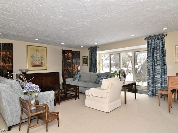 4th image of 23499 Shelburne Rd