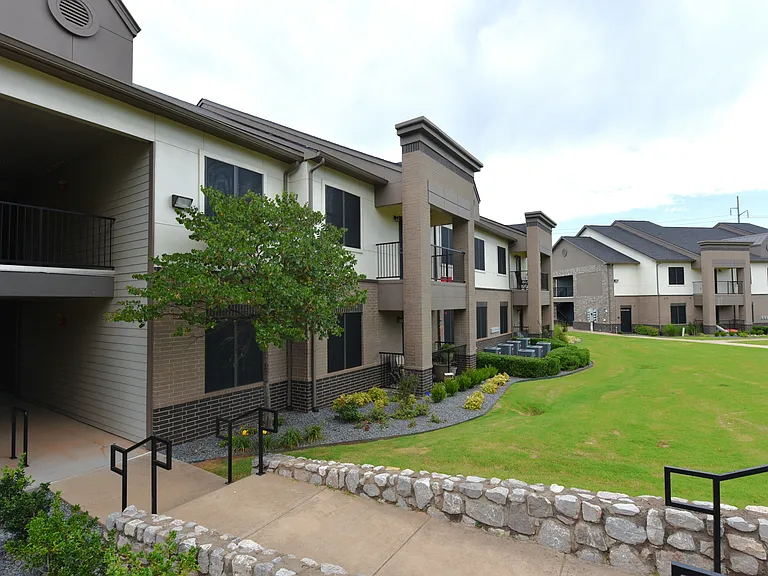Legend V Apartments — Photo 34