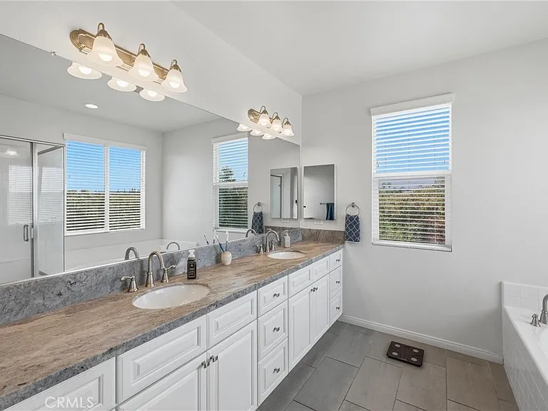 1470 Elliott Ct — Photo 24