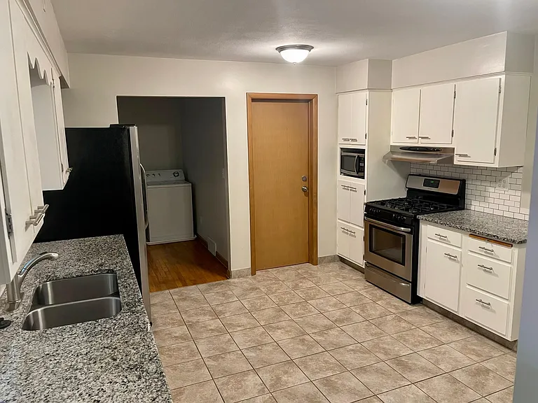 1308 Eastview Rd — Photo 6