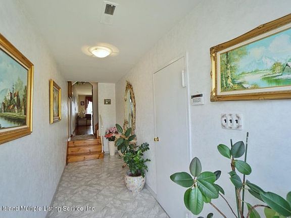5th image of 517 Stafford Ave