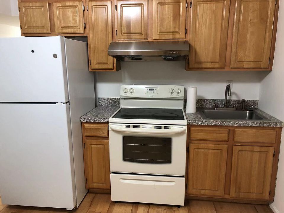 1st image of 36 Pebble Ln Floor 1