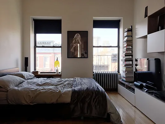 Rented by Warren T Real Estate Corp. | media 22