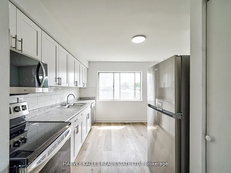 2000 Sheppard Ave W #Townhouse 511 — Photo 12