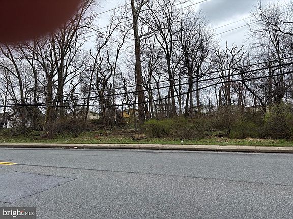 4th image of 925 Milford Mill Rd