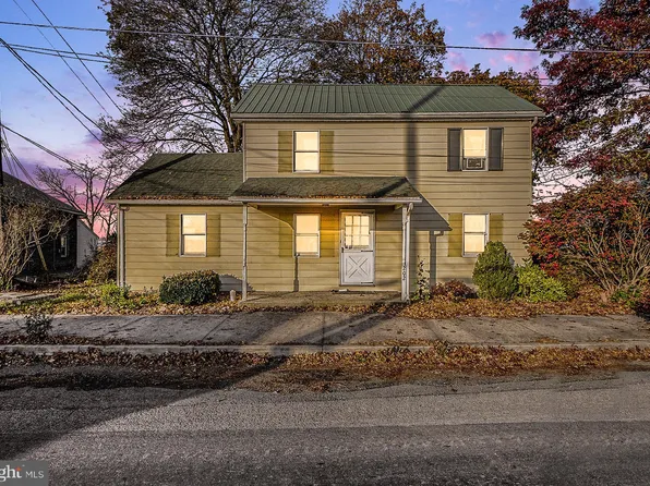 202 N High St, Newburg, PA 17240