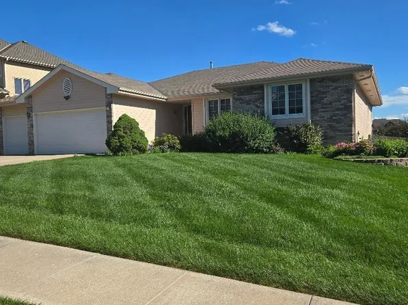 16107 Adams St, Omaha, NE 68135