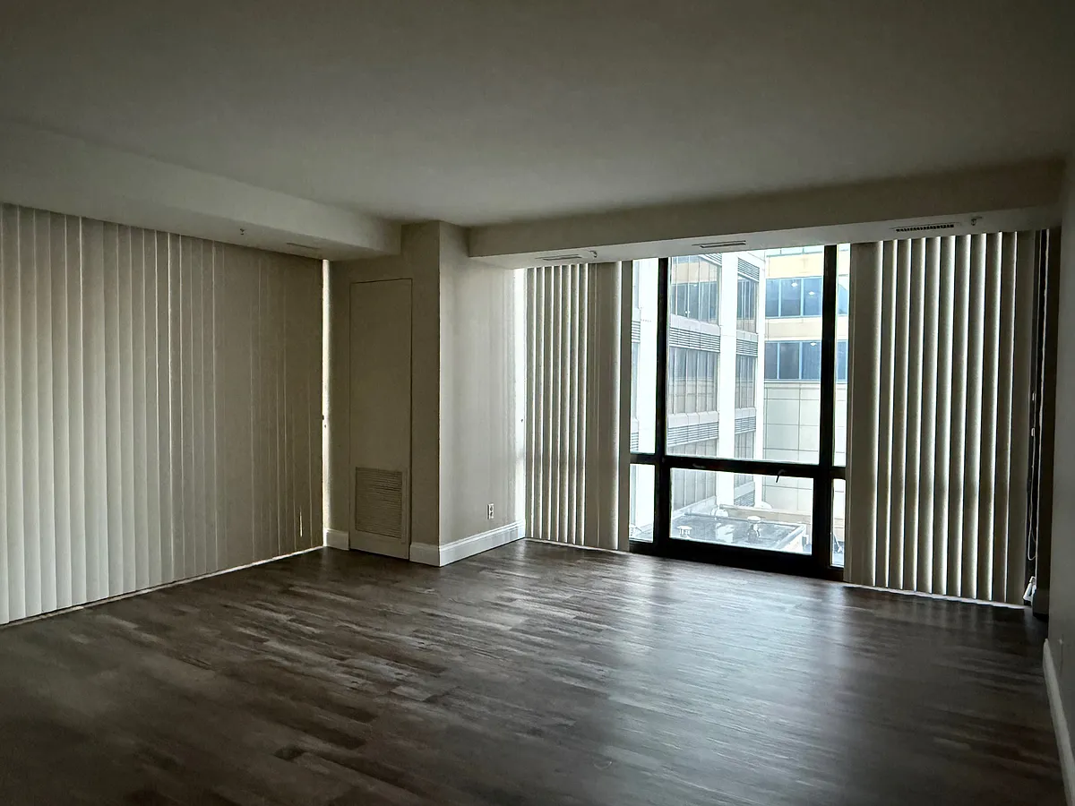 Building Photo - 125 SW Jefferson Ave