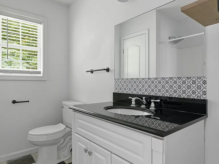 123 Vivian Dr — Photo 20