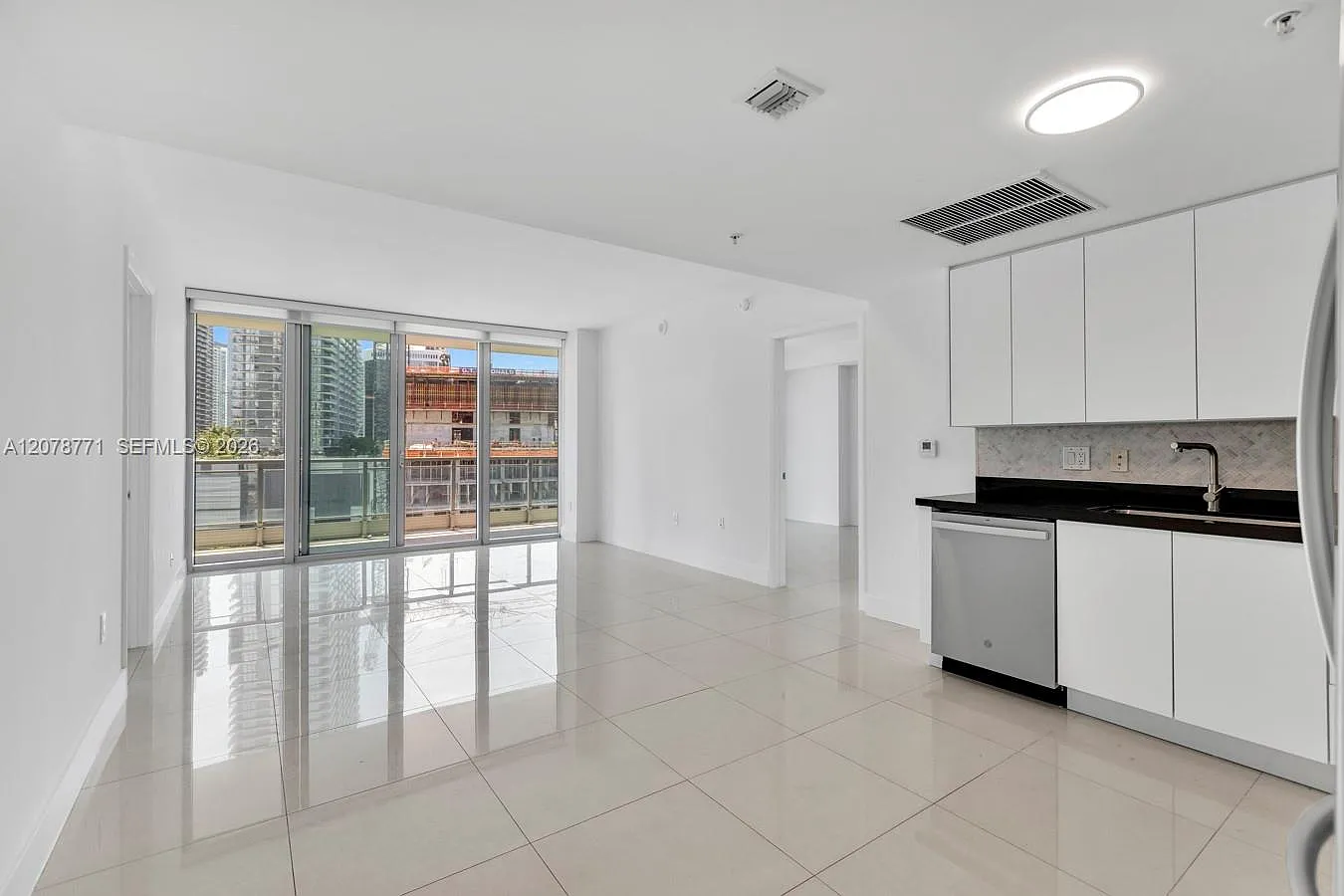 Mint Condo — Photo 4