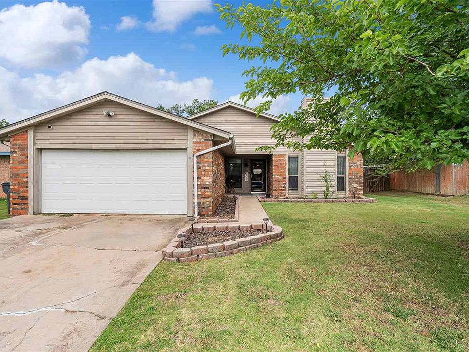 2309 NW Robinhood Dr, Lawton, OK 73505 | Zillow