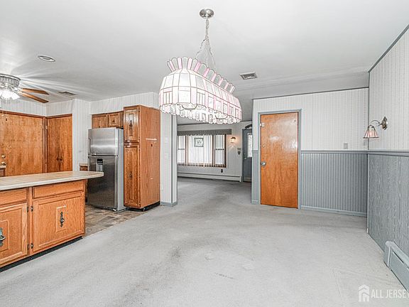 5th image of 35 Miara St