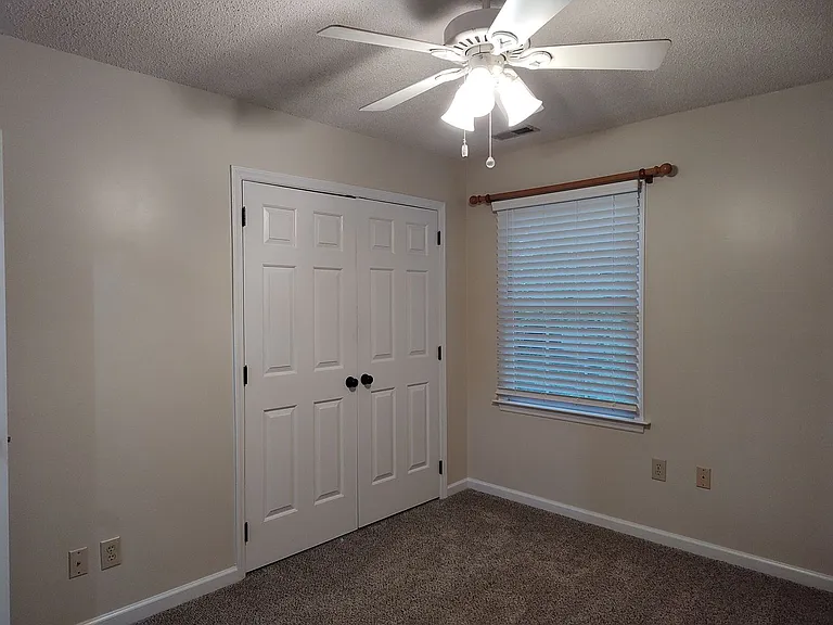 7235 Kinsmore Ln — Photo 24