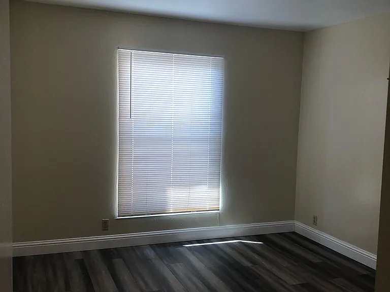 2431 Ellsworth St — Photo 34