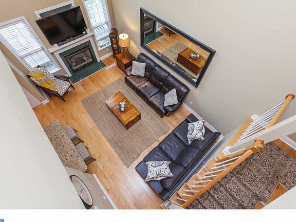 5th image of 17 Brecknock Ct