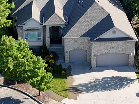 2nd image of 1653 E Crescent View Cir