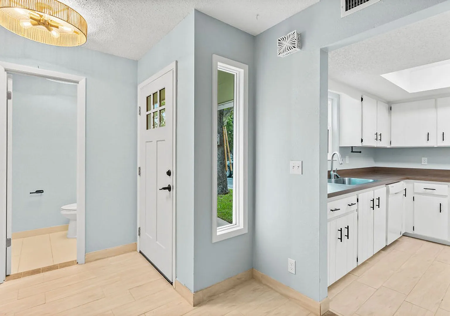 Beautiful Townhome in Tomoka Meadows! — Photo 4