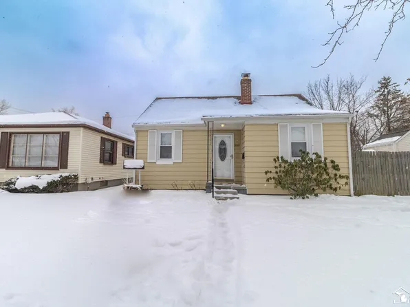 35247 Currier St, Wayne, MI 48184