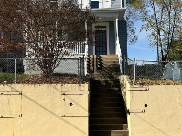 17 N Maryland Ave, Brunswick, MD 21716