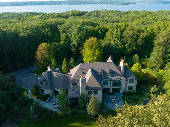 1081 South Lakeshore DRIVE, Fontana, WI 53125