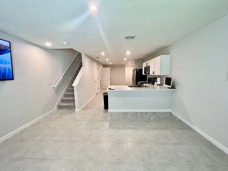5953 Creekside Crossing Dr — Photo 10