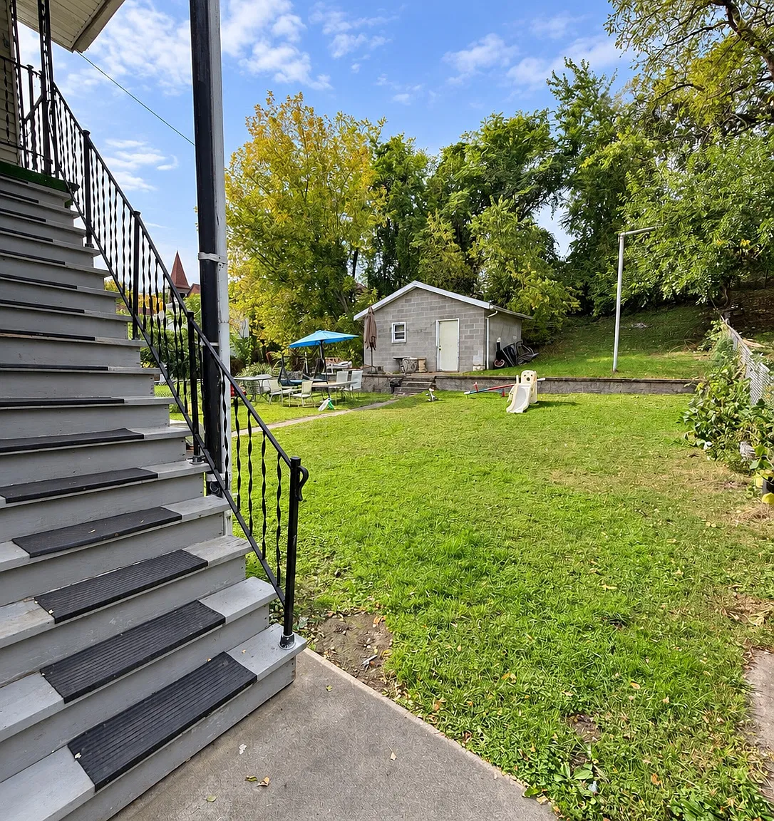 2 bed, $1,000 — Photo 2