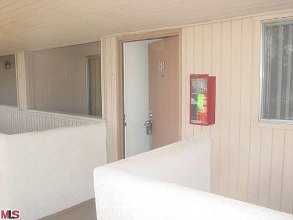 4th image of 510 N Villa Ct Unit 214