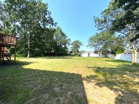 3rd image of 40 Larch Dr