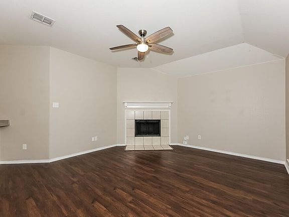 3rd image of 1016 Winding Creek Dr