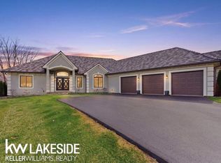 5345 Bristol Parke Cir, Clarkston, MI