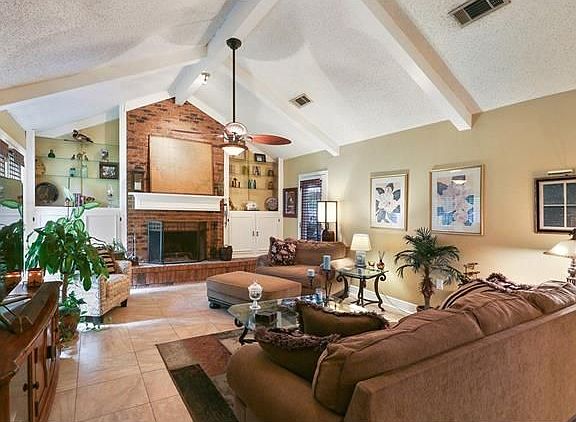 4th image of 1019 Saint Mary Dr