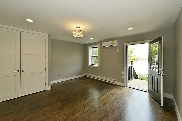 Sold by Nest Seekers International | media 2