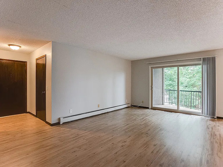 Caravelle Apartments — Photo 12