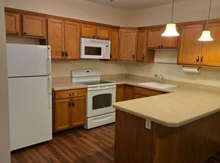 522 Spring St APT 203, Hawley, PA 18428