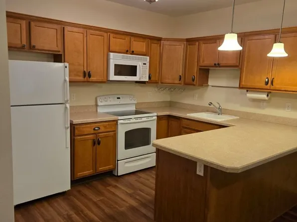 522 Spring St APT 203, Hawley, PA 18428