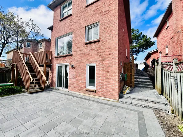 7 Captain Francis Dr, Markham, ON L3R 9C7