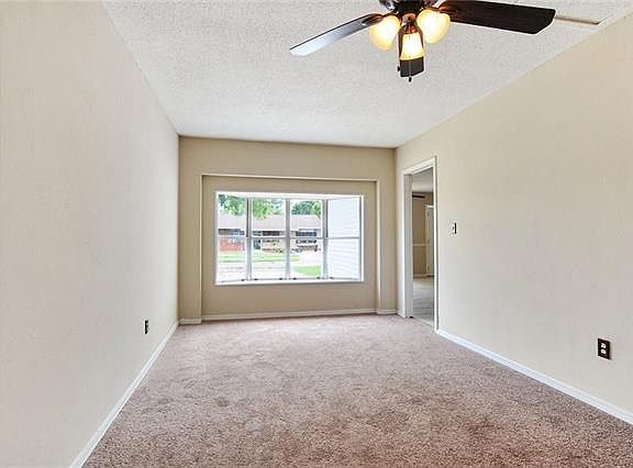 4th image of 621 Grovewood Dr
