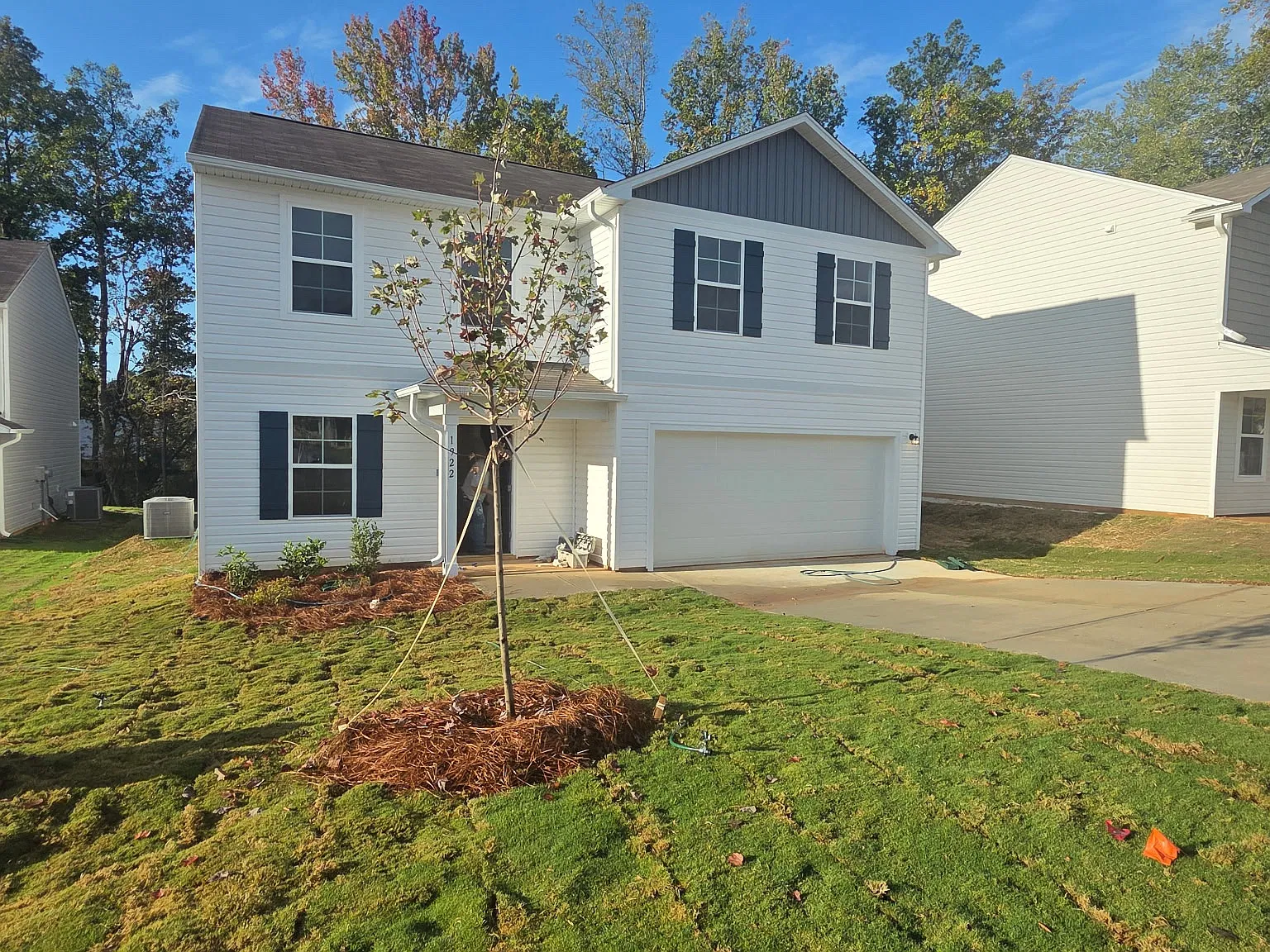 4 bed, 2014 sqft, $2,150 — Photo 1
