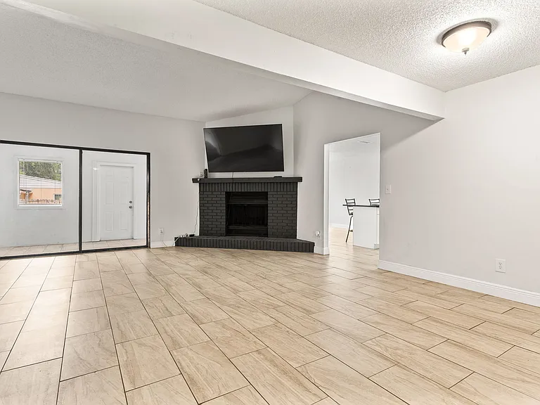 1500 Walnut St — Photo 6