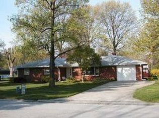 628 E Fairview Dr, Greenwood, IN 46142
