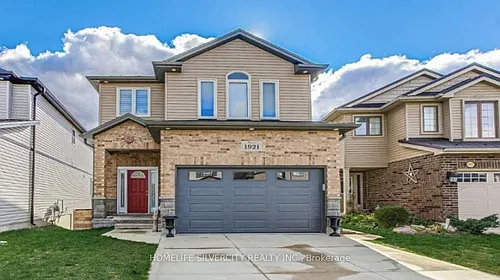 1921 Frederick Cres Photo 1