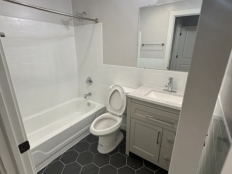 282 Collins St #205 — Photo 8