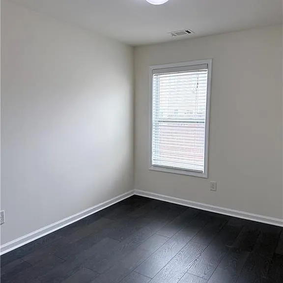1935 Dilcrest Dr — Photo 15