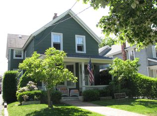 165 Elm St, Southampton, NY 11968