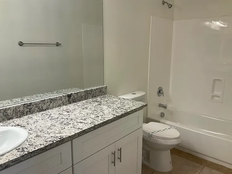 13172 W Port Royale Ln — Photo 5