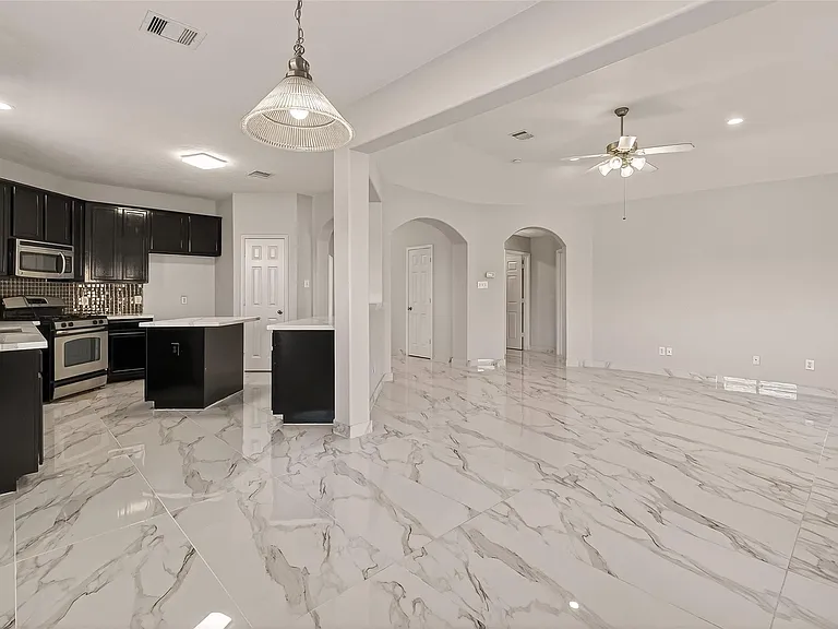 71 N Forrest Ave — Photo 12
